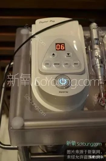 有哪些明星的机场素颜照其实是“伪素颜”?怎么做到的?