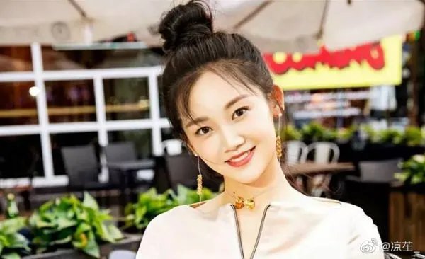郑恺苗苗官宣结婚，二人是如何开启缘分走到一起的？
