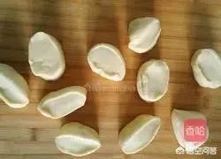 外面有一层薄皮、里面有夹心,然后两边还有肉松的一种面包,是什么面包呢?怎么做比较好吃,特别想吃?