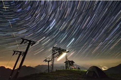 神秘“凤凰座流星雨”光临地球