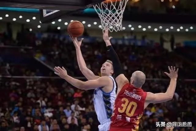 cba最佳防守阵容 汉密尔顿