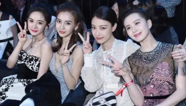 黄晓明杨颖从旷世婚礼到离婚期间经历了什么?
