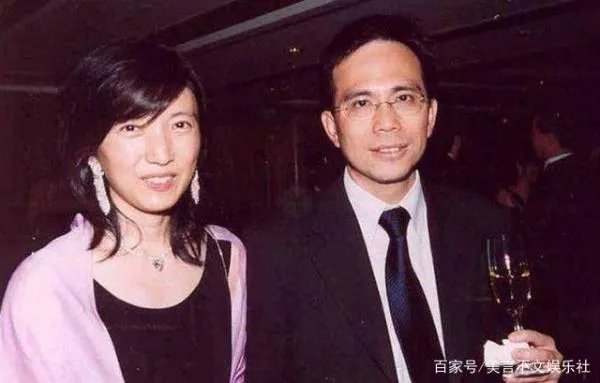 王俪桥是李嘉诚唯一的儿媳,梁洛施连生3子为何没能嫁入豪门?