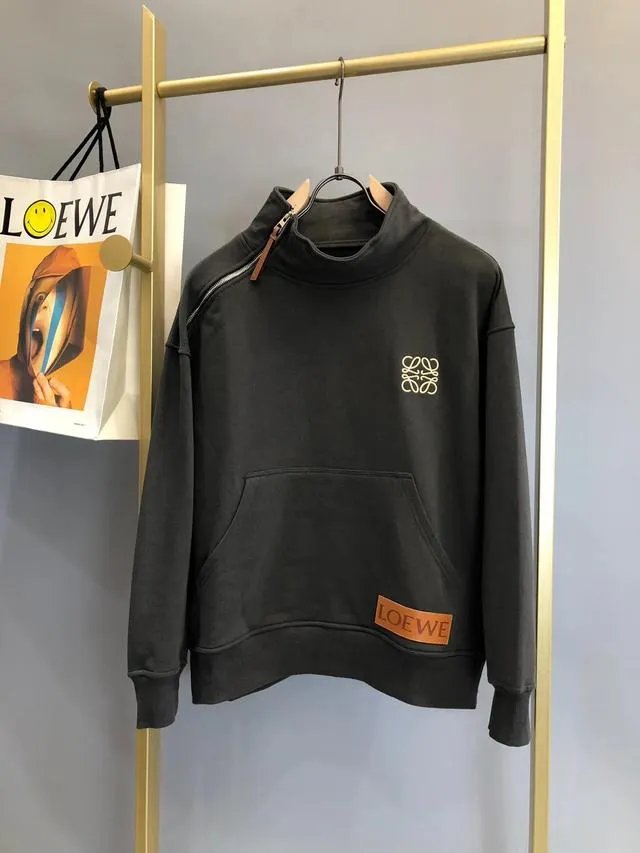 Loewe和lv从质量,价格,逼格上谁更胜一筹啊?