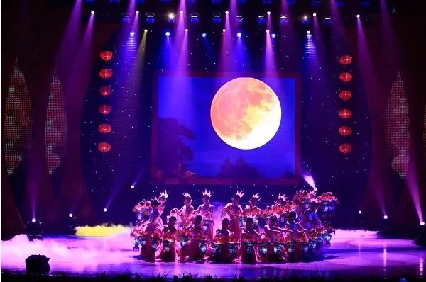 中央电视台的元宵晚会,是从什么哪年开始有的?