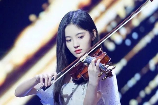 王思聪点赞吐槽鞠婧炜的微博内容,这是为什么呢?