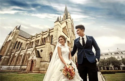 上海最好的婚纱摄影工作室推荐 上海拍婚纱照一般多少钱