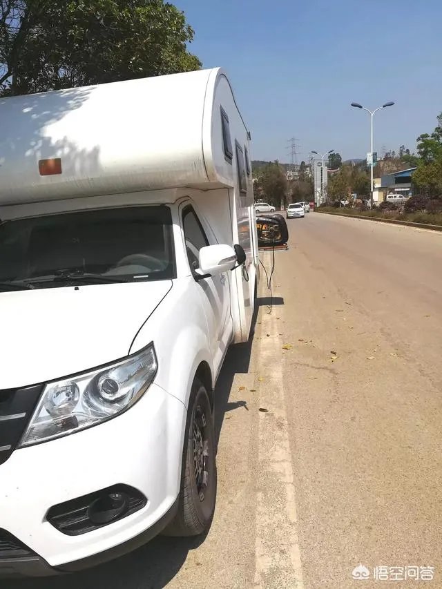 什么车既能轻度越野又能当房车？