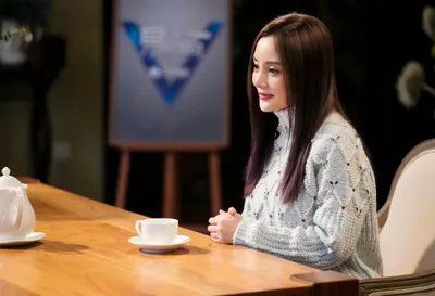 李小璐服装店日销额12万,与明星的收入相比是否有些寒酸?
