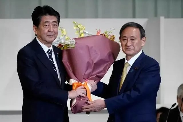 菅义伟将辞职!为什么日本的首相都干不长?而安倍却能长期执政?