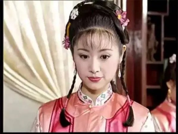 同样做格格,为何“晴儿”能轻易让老佛爷欢喜开心,“紫薇”却连好话都不会说?