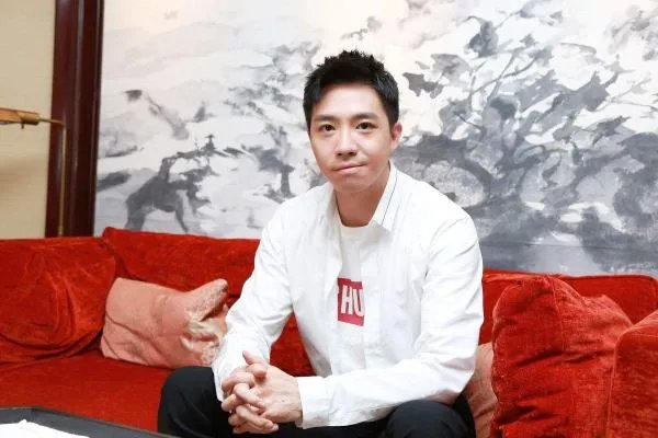 俞灏明从韩国整容归来,脸上伤疤彻底消失了吗?