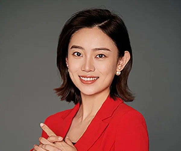 中央4台女主持人名字
