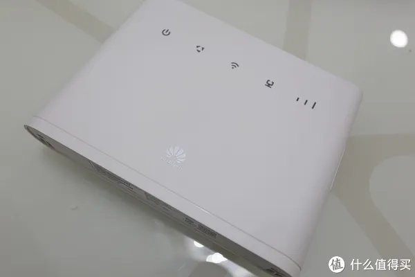 免布线畅享自由:华为4G路由2 全4G无线路由 拆解测评