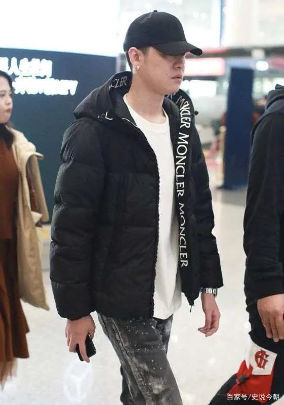 曲协建议惩戒张云雷,网友:其他演员也有问题要一视同仁,你咋看?