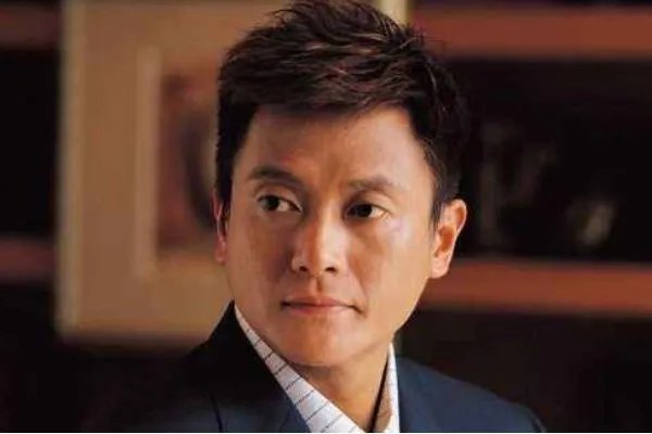 两人分道扬镳早有预兆,魏骏杰老婆张利华出轨前都有哪些表现?