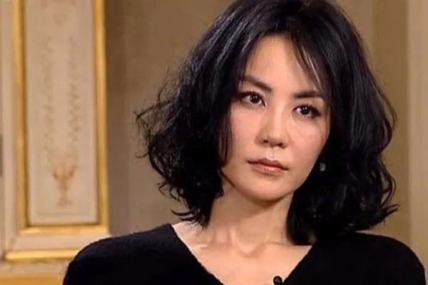 王菲婚礼邀请李亚鹏出席,你允许妻子和前任继续做朋友吗?