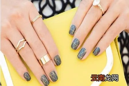 美甲图片2021新款式，五种流行色让指甲美丽动人