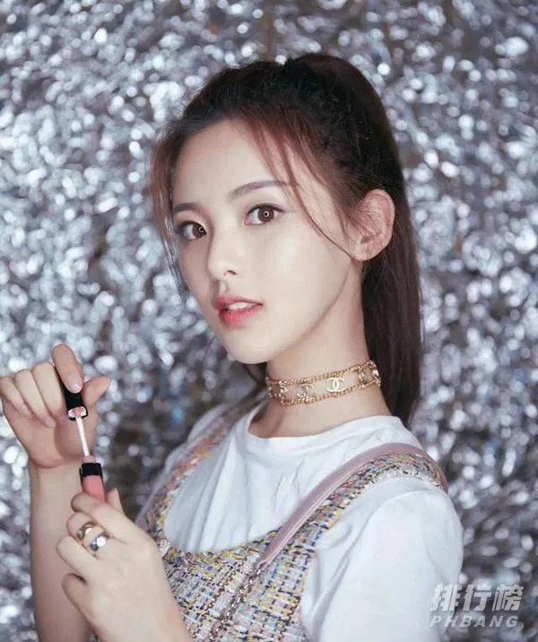 2021年女明星人气排行榜_2021最红女明星前十名