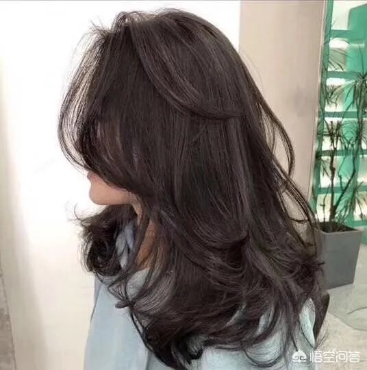 每次去做造型感觉都很好看,想知道理发师一般都会用什么牌子的卷发棒啊?