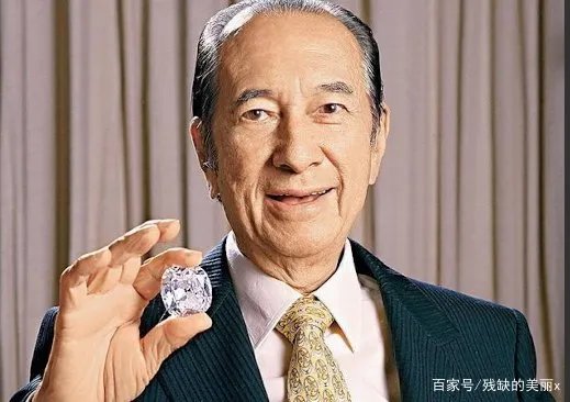 赌王曾送三太700万钻戒，可送过什么给黎婉华？赌王最爱哪个女人？