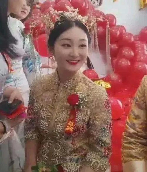 “大衣哥”朱之文儿子结婚,其状态如何?