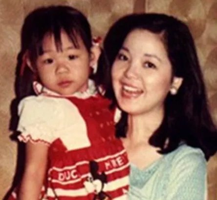 邓丽君的女儿叫什么叫什么名字 与成龙分手内幕遭曝光