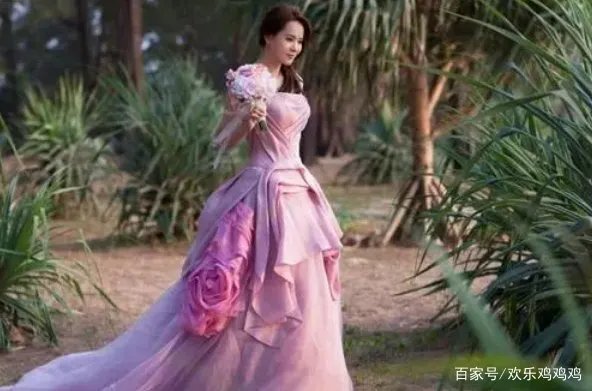 他是毁掉庾澄庆家庭的真凶,殴打伊能静,如今还是一个人生活,他是谁?