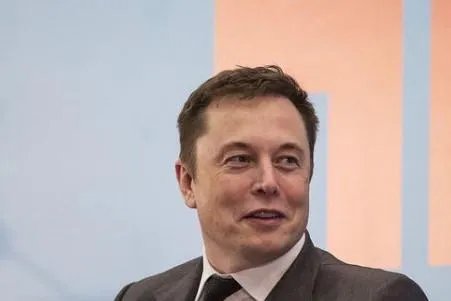 马斯克晋升成全球首富,他是如何一步步走上巅峰的?