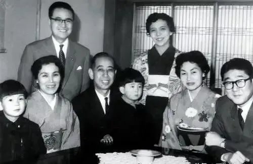 菅义伟将辞职!为什么日本的首相都干不长?而安倍却能长期执政?