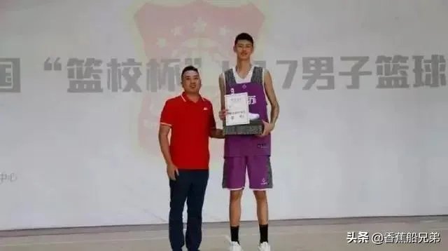 李楠、王治郅、巩晓彬的儿子都入选了国青男篮,巴特尔的儿子呢?