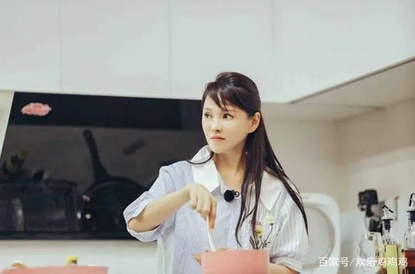 他是毁掉庾澄庆家庭的真凶,殴打伊能静,如今还是一个人生活,他是谁?