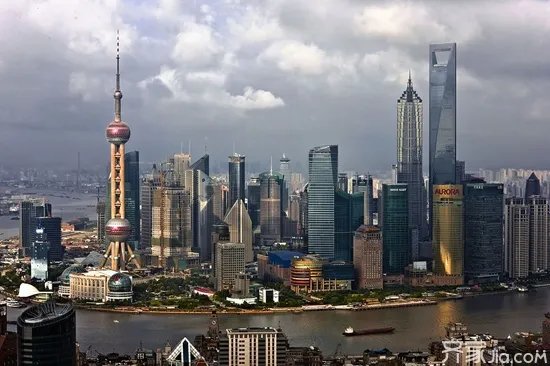 15万人离开上海 他们为什么要走?