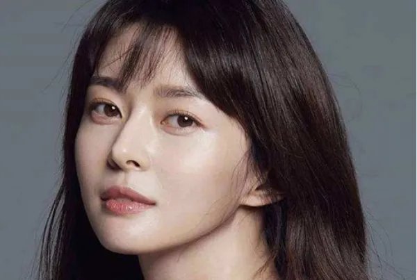 李钟硕和权娜拉的恋情是真的还是假的？