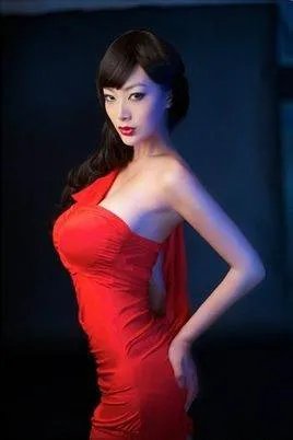 一路向西女主角名字叫什么 小思扮演者王李丹妮资料介绍