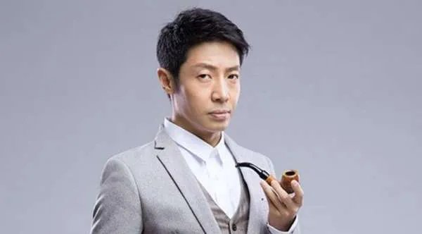 “晕倒门”后大反转,打压女海归未果恼羞成怒,名嘴张绍刚这是怎么了?
