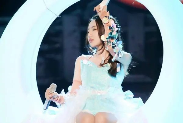 刘美麟在中国好声音怎么被pk掉的