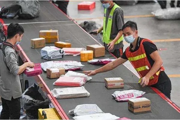 快递员育儿嫂也能评职称,评上职称是因为业绩能力突出吗?