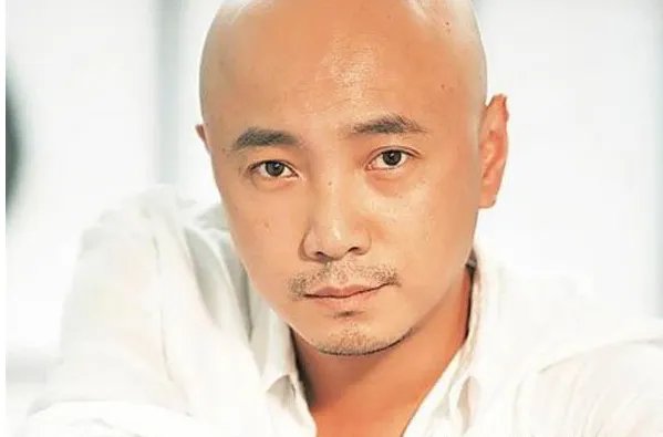 徐峥暴打女记者为何网友反倒支持他？