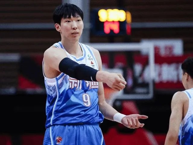 周琦去意已决，新疆不如放手，但这样举报东家，有哪支球队敢收？