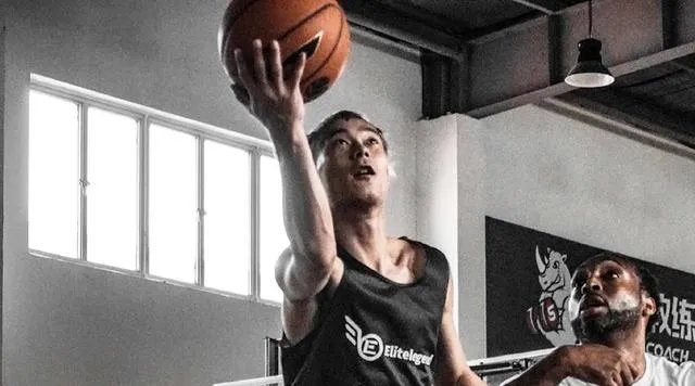 郭昊文和汤杰都宣布参加NBA选秀,大家怎么看?