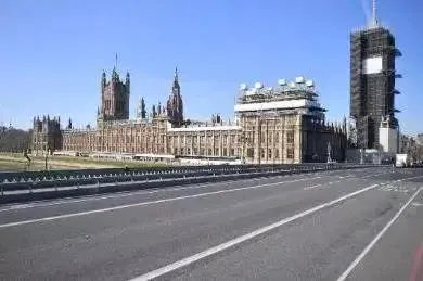英国抗击疫情死亡多少人了