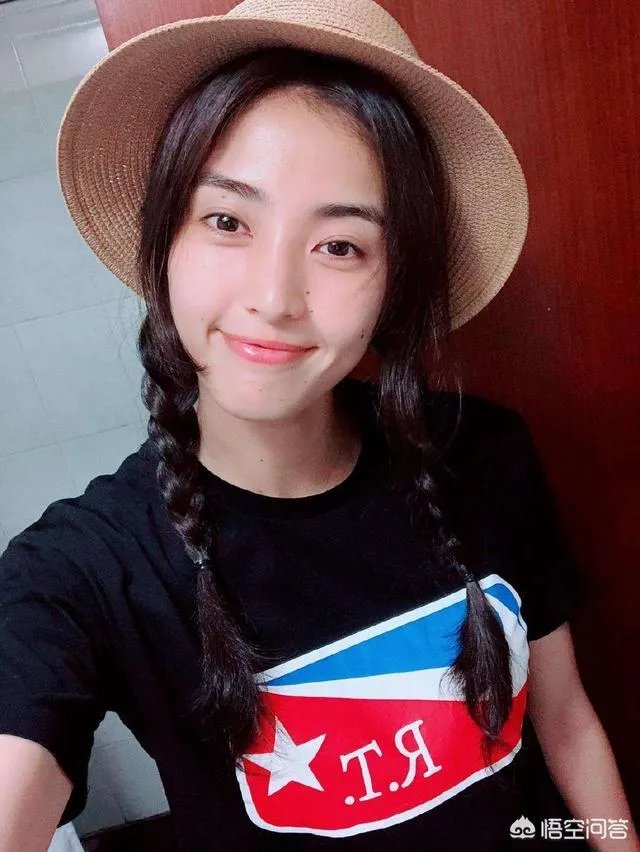 中国女足4:1俄罗斯女足，最美门将赵丽娜为何落选？她还有机会参加女足世界杯吗？