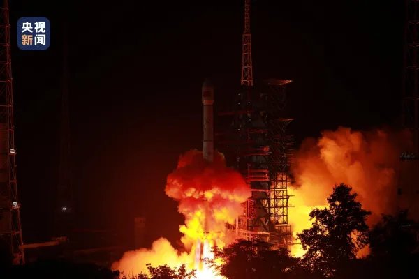我国成功发射天链二号03星,此卫星的主要任务是什么?