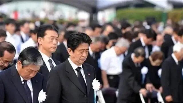 菅义伟将辞职!为什么日本的首相都干不长?而安倍却能长期执政?