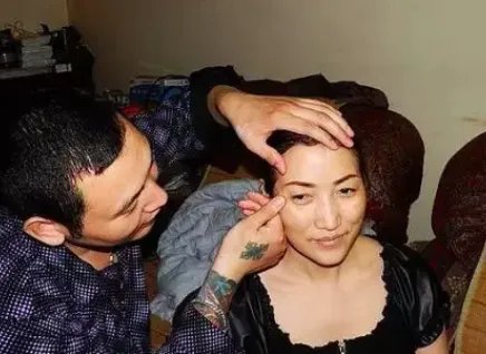 纹眉和绣眉哪个好?有什么区别?