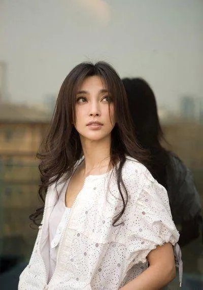 47岁的李冰冰与小16岁的男友许文楠近况如何?