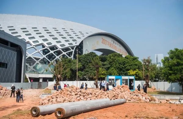 深圳地铁因工地违规打桩打穿地铁隧道导致停运了吗？