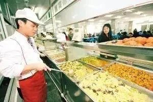为什么大学食堂会出一些很怪的菜？