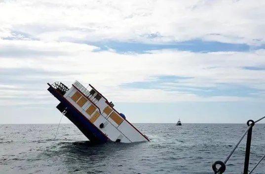 老船翻新首航沉海的原因是什么?